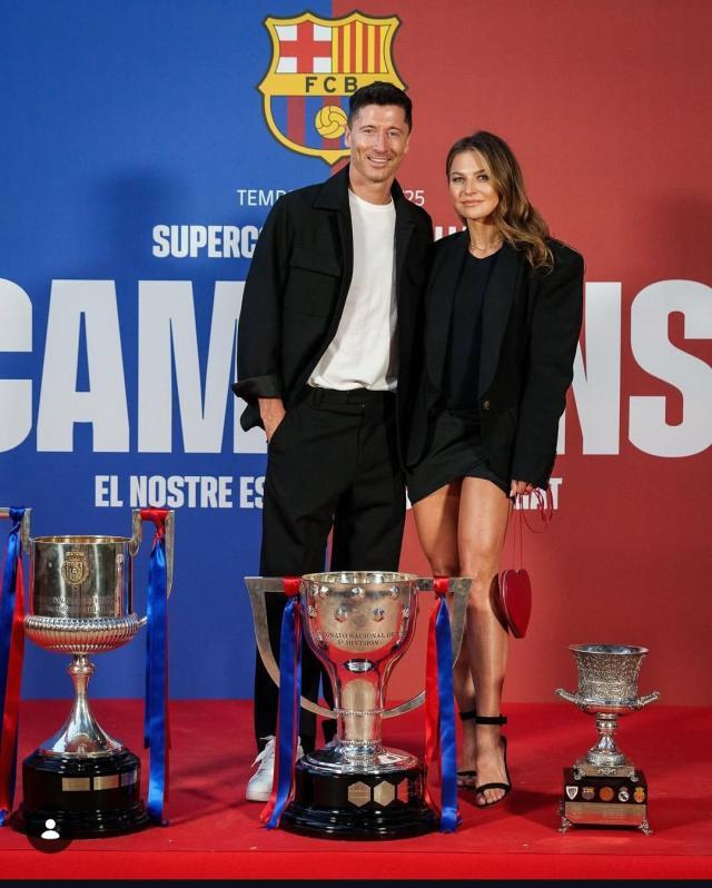 开云app-万妻确认莱万巴萨生涯近末：要像挤柠檬般榨取今季