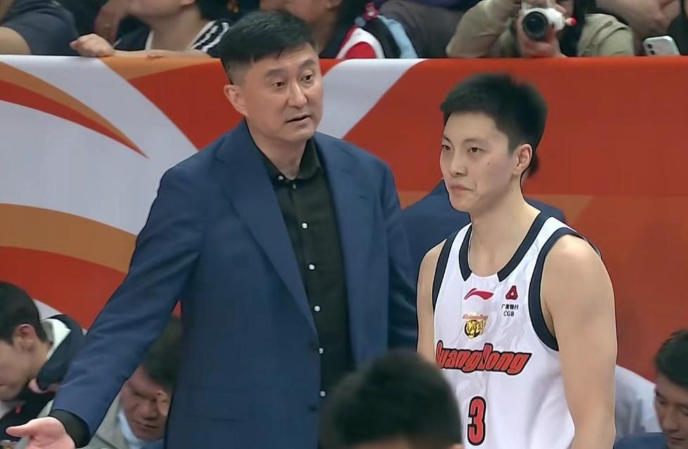 开云app-广东男篮2分惜败，被福建男篮双杀，拉科塞维奇首秀32+16徐杰12分